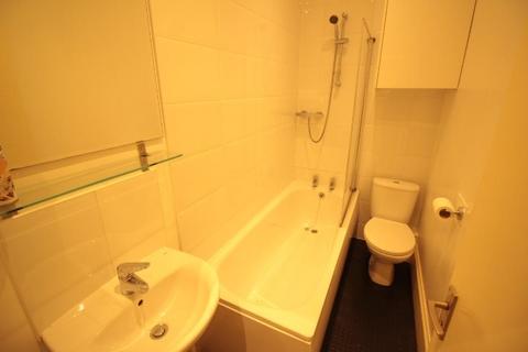 2 bedroom flat to rent, Ombersley Road, Newport, Gwent