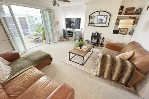8 Fosters Spring, Lytchett Matravers, Poole, BH16 6NE