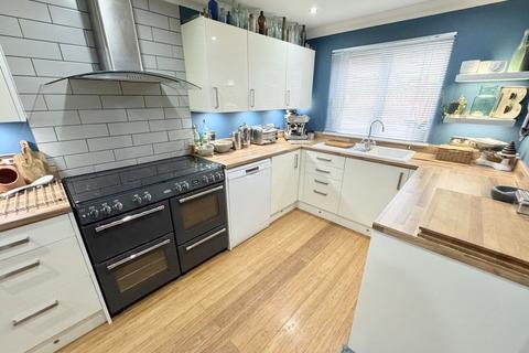 8 Fosters Spring, Lytchett Matravers, Poole, BH16 6NE