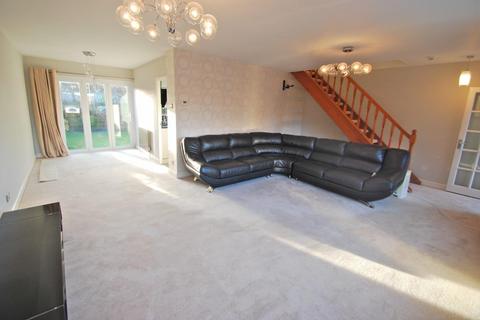 4 bedroom link detached house to rent, Lyndhurst Close, Wilmslow