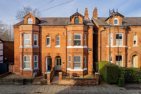 5 bedroom house for sale, Chester Road, Northwich