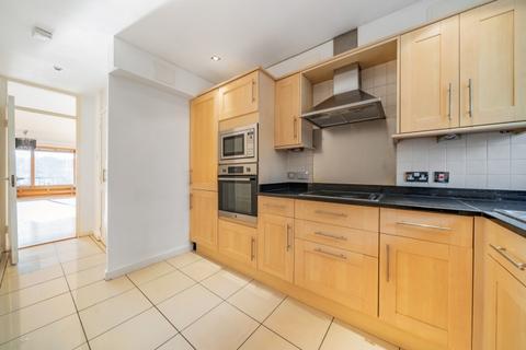 3 bedroom apartment to rent, St. John's Avenue Putney SW15