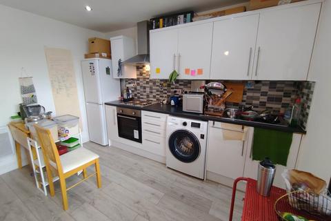 1 bedroom flat to rent, City Road, Roath,