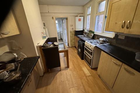 House share to rent, New Heston Road, HOUNSLOW, Greater London, TW5