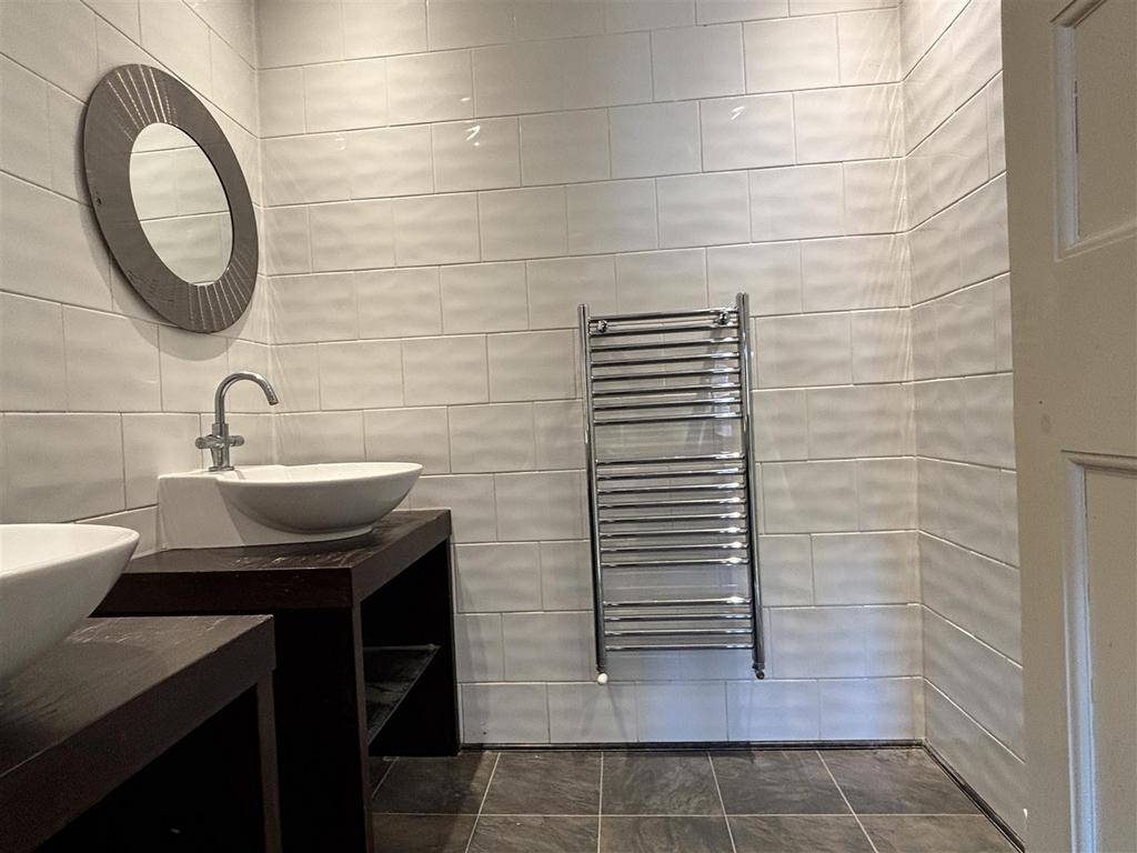 En suite shower room