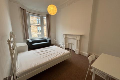 2 bedroom flat to rent, Byres Road, West End, Glasgow, G12