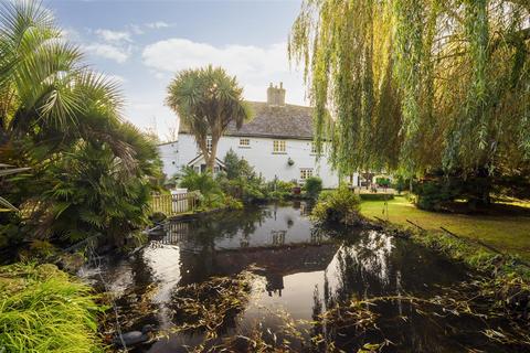 6 bedroom detached house for sale, Lances Farmhouse, Jacobs Lane, Hoo