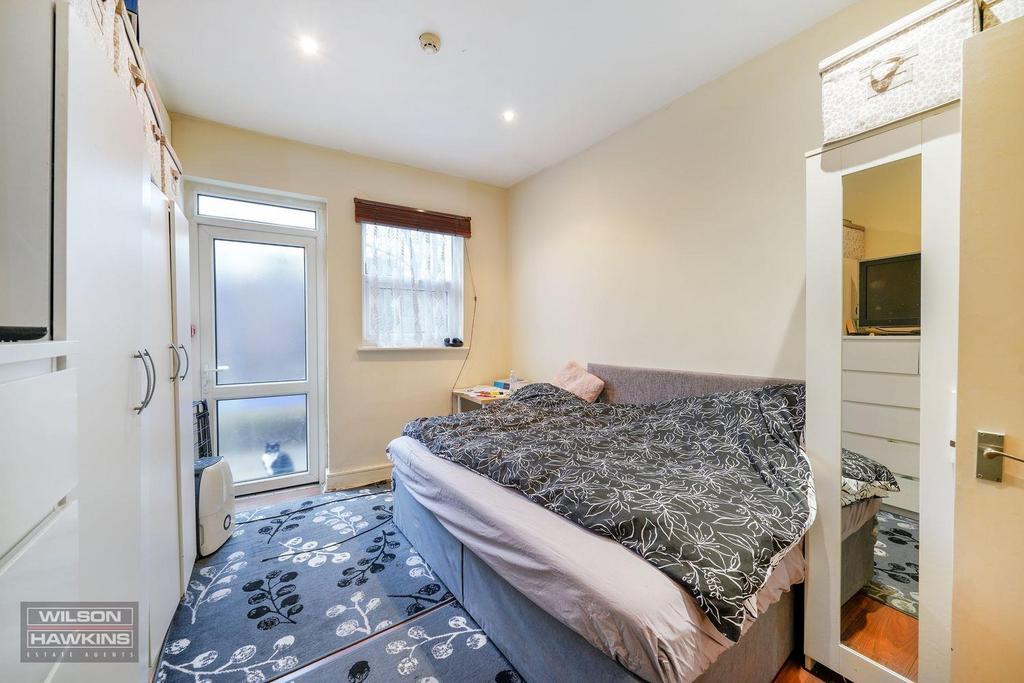 Flat 2, 80 Welldon Crescent - gvabxe Aja8cc Tn7 Zi XOL
