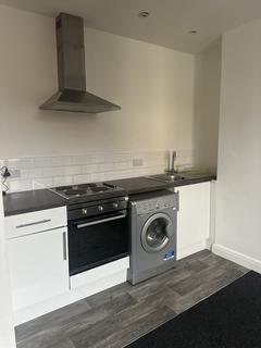 Studio to rent, Carisbrooke Road, Liverpool L4