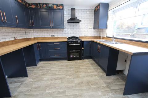 45 Stour Hill, Quarry Bank, Brierley Hill, DY5 2AT