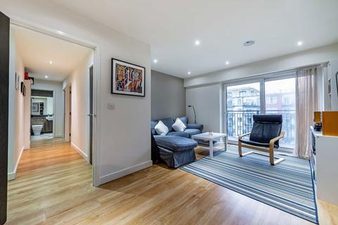 2 bedroom flat for sale, Commander Avenue, London NW9