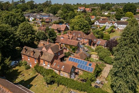 8 bedroom detached house to rent, High Street, Taplow, Buckinghamshire, SL6