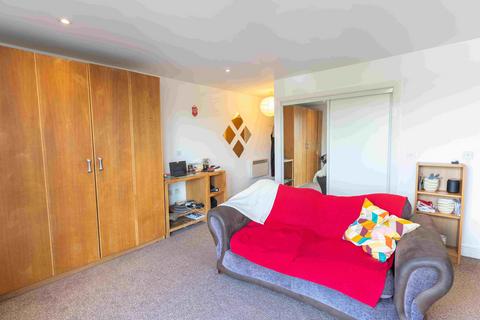 1 bedroom flat for sale, Ferry Court, Cardiff CF11