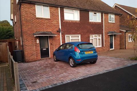 4 bedroom semi-detached house to rent, Crown Gardens, Canterbury