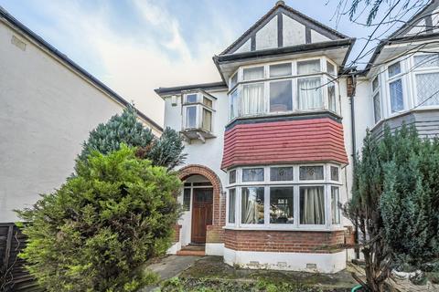 7 Holly Crescent, Beckenham, BR3 3DL