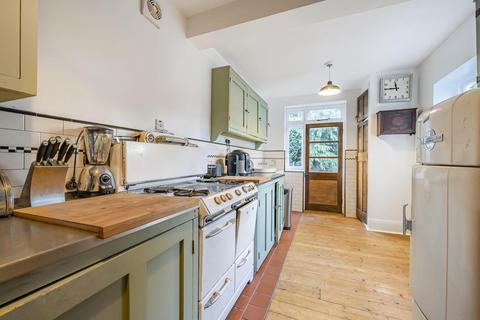 7 Holly Crescent, Beckenham, BR3 3DL