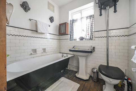 7 Holly Crescent, Beckenham, BR3 3DL