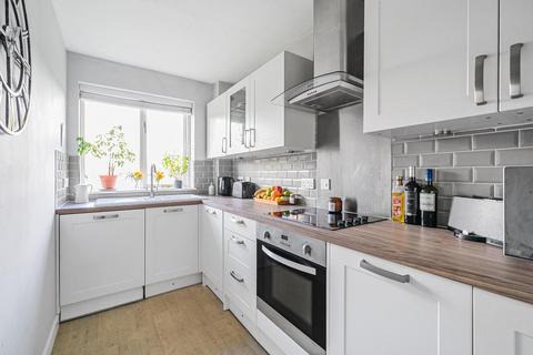 1 bedroom flat for sale, Mountbatten Gardens, Beckenham