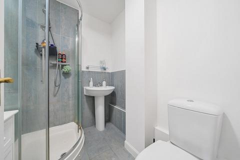 16 Mountbatten Gardens, Beckenham, BR3 3TJ