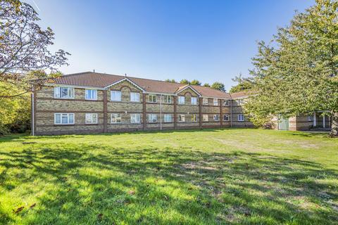 16 Mountbatten Gardens, Beckenham, BR3 3TJ