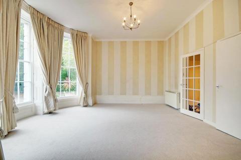 1 bedroom flat to rent, The Park GL50 2RW