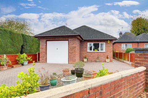 2 bedroom detached bungalow for sale, Linby Road, Hucknall NG15