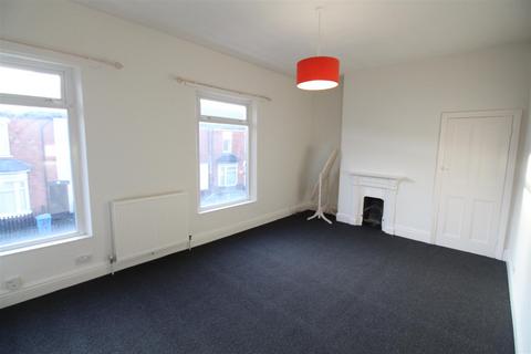 2 bedroom house to rent, Thoresby Street, Hull