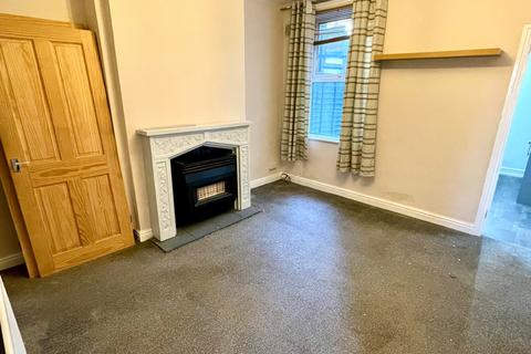 2 bedroom terraced house to rent, Sandbeds Road, Willenhall, West Midlands, WV12