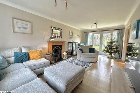 4 bedroom detached house for sale, Hester Place, Burnham-On-Crouch