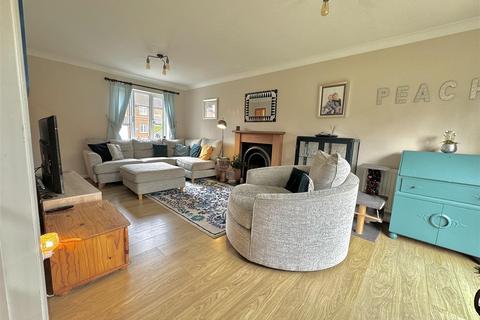 4 bedroom detached house for sale, Hester Place, Burnham-On-Crouch