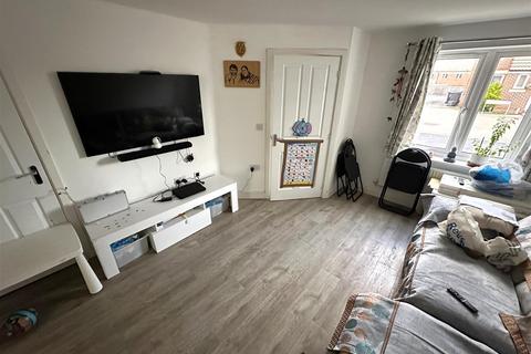 3 bedroom end of terrace house for sale, Bryant Close, Chippenham