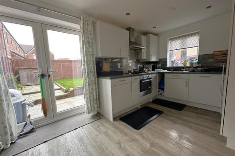 3 bedroom end of terrace house for sale, Bryant Close, Chippenham