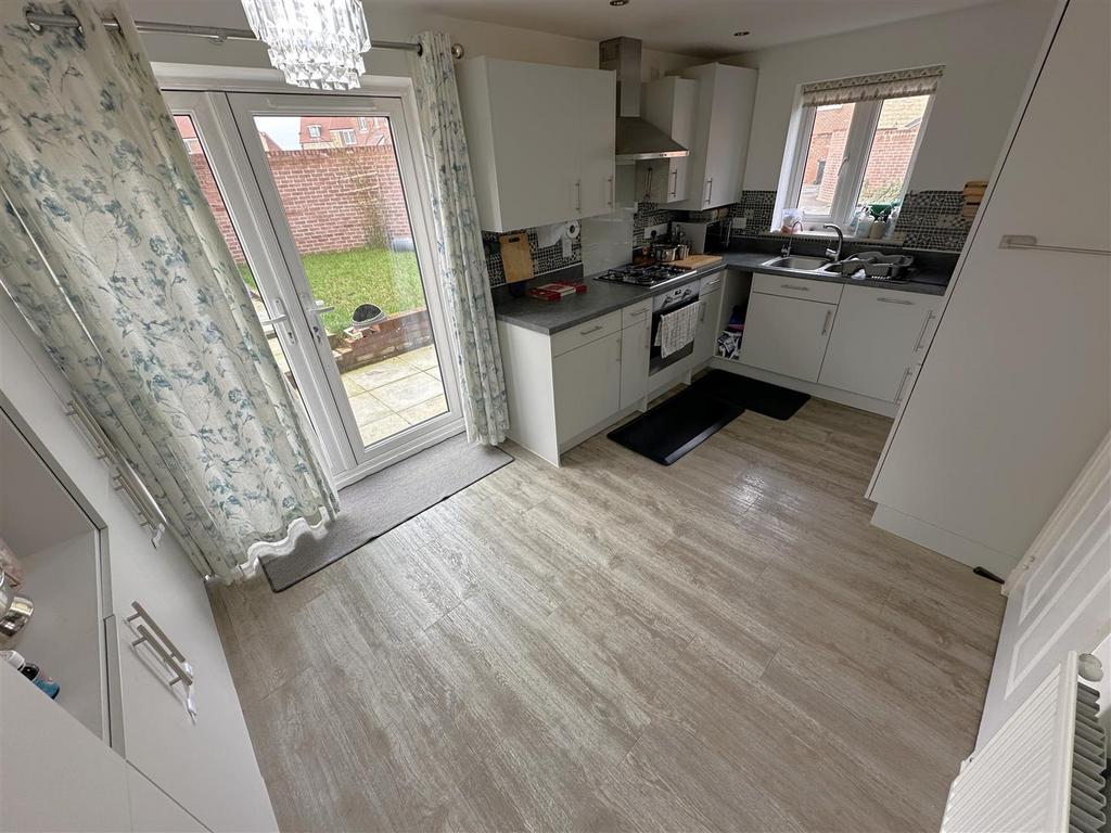 Kitchen/Dining Room