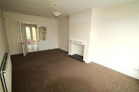 3 bedroom semi-detached house to rent, Hallwood Avenue, Salford