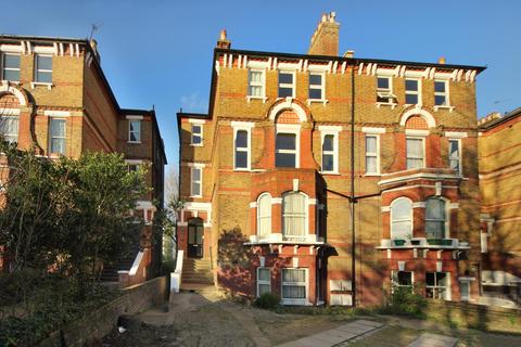 2 bedroom flat for sale, Mattock Lane, London