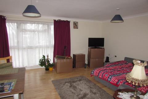 House to rent, Sefton Road, Stevenage, Hertfordshire