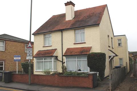 4 bedroom semi-detached house to rent, St Judes Road, Englefield Green TW20