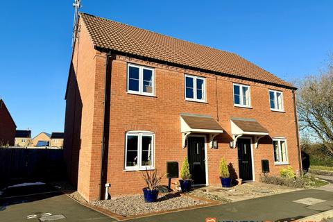 3 bedroom semi-detached house for sale, Snowdrop Avenue, Newark NG24