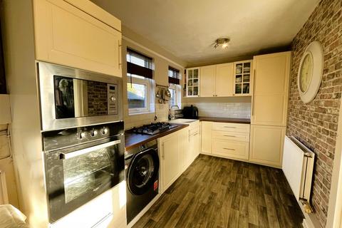6 Griffe Drive, Wyke, Bradford, BD12 8QB