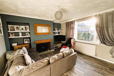 6 Griffe Drive, Wyke, Bradford, BD12 8QB