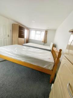 1 bedroom terraced house to rent, Barking, Ilford IG1