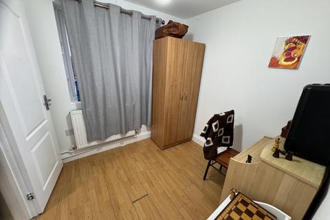 2 bedroom maisonette to rent, Clare Road, HOUNSLOW, Greater London, TW4