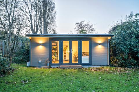 22 Oaken Drive, Claygate, Esher, KT10 0DL