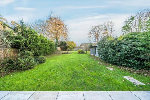 22 Oaken Drive, Claygate, Esher, KT10 0DL