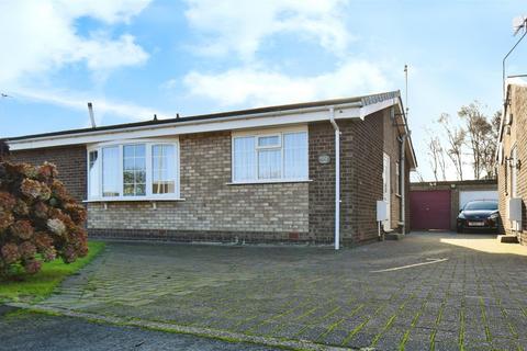 2 bedroom semi-detached bungalow for sale, Winchester Avenue, Hull