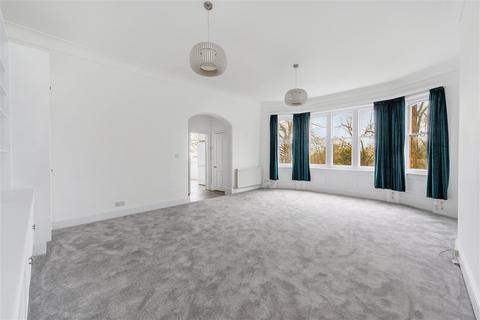 2 bedroom flat to rent, Frognal Gardens, Hampstead NW3