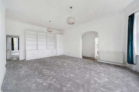 2 bedroom flat to rent, Frognal Gardens, Hampstead NW3