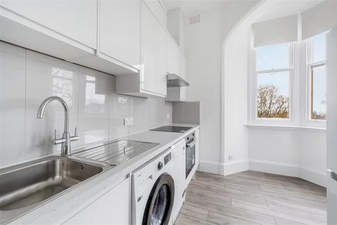 2 bedroom flat to rent, Frognal Gardens, Hampstead NW3