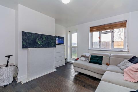 2 bedroom flat for sale, Brabazon Road, Hounslow, TW5