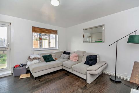 2 bedroom flat for sale, Brabazon Road, Hounslow, TW5